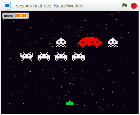 Clase de programación con Scratch. Desarrollo de videojuego arcade Space Invaders.