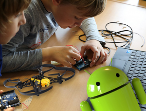 CURSO DE INGENIERÍA MAKER CON ARDUINO - CONMASFUTURO.COM